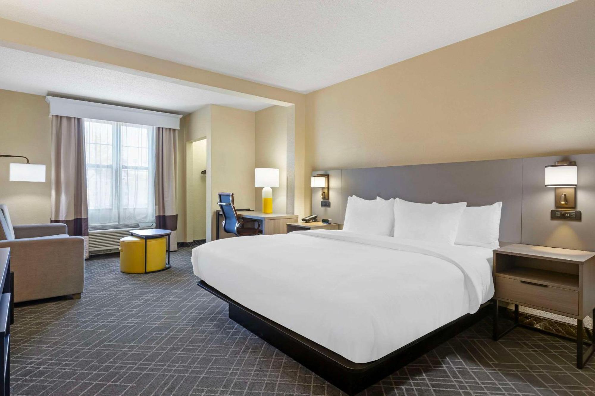 Comfort Suites Hanes Mall Winston-Salem Exterior foto