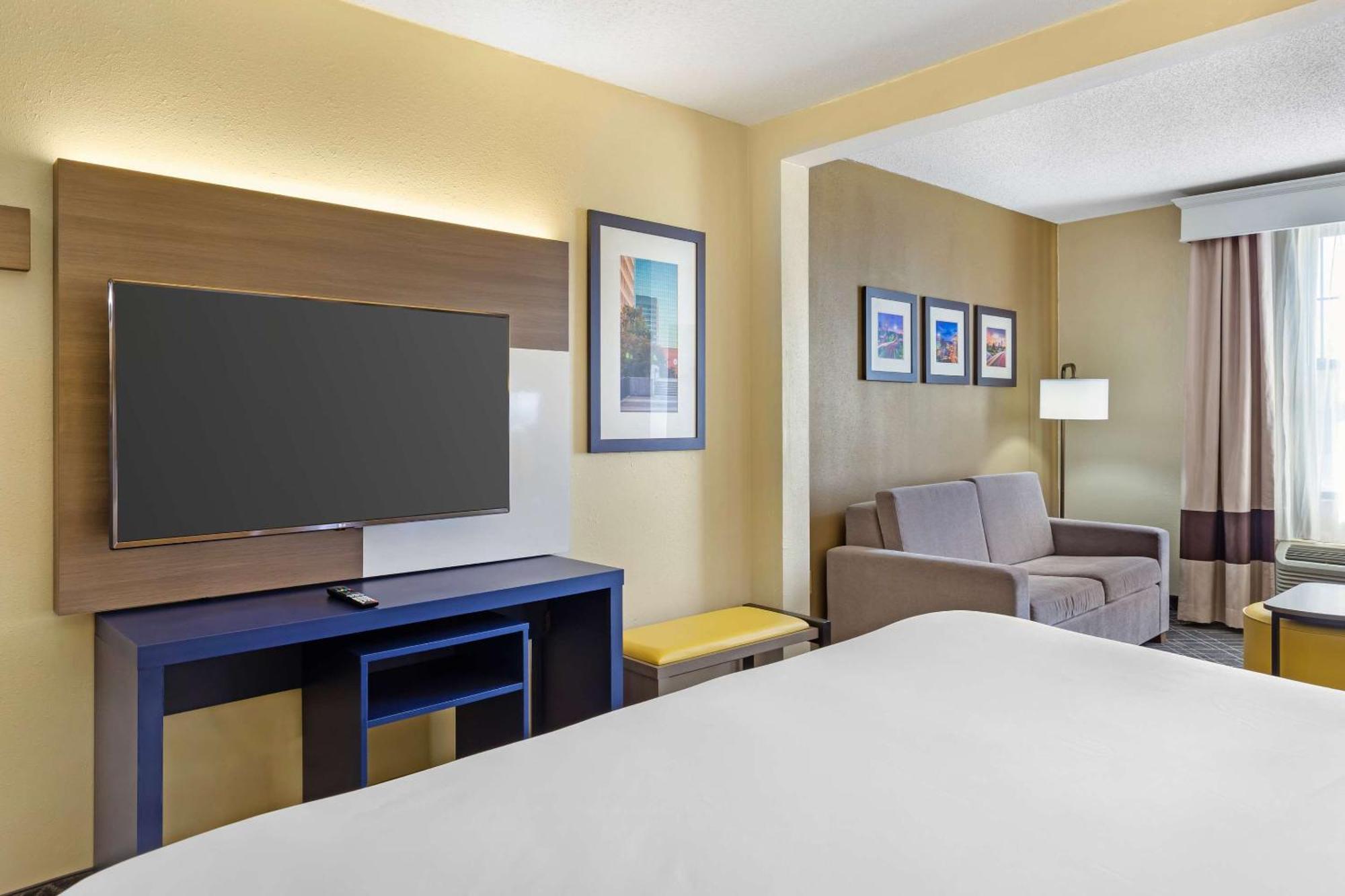 Comfort Suites Hanes Mall Winston-Salem Exterior foto